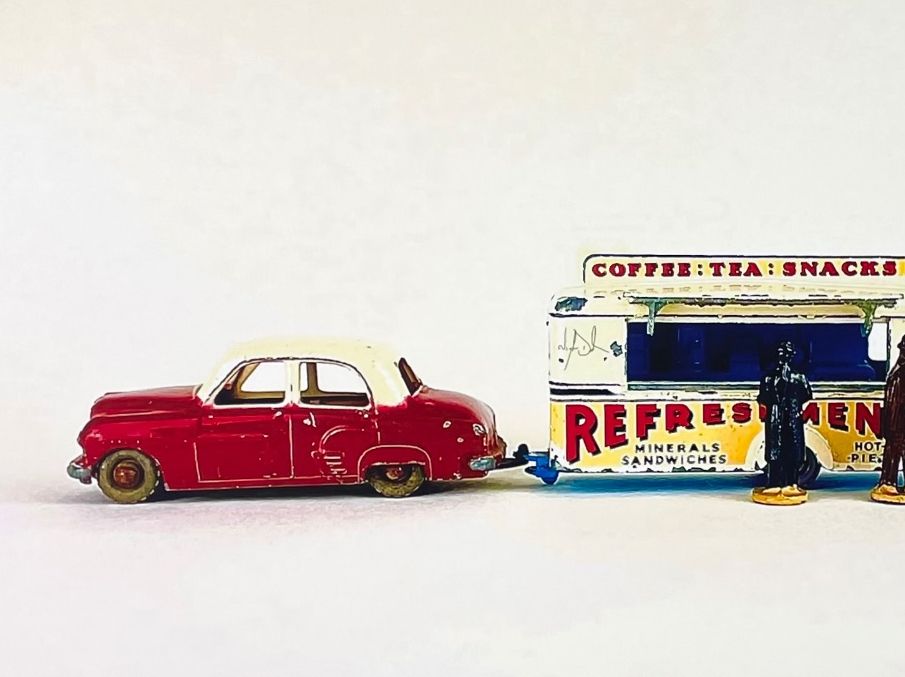 Foto & Immagini: Poster print - refreshments queue – Nuovo (secondo la descrizione) da Genthod venduto da lightyear63 1