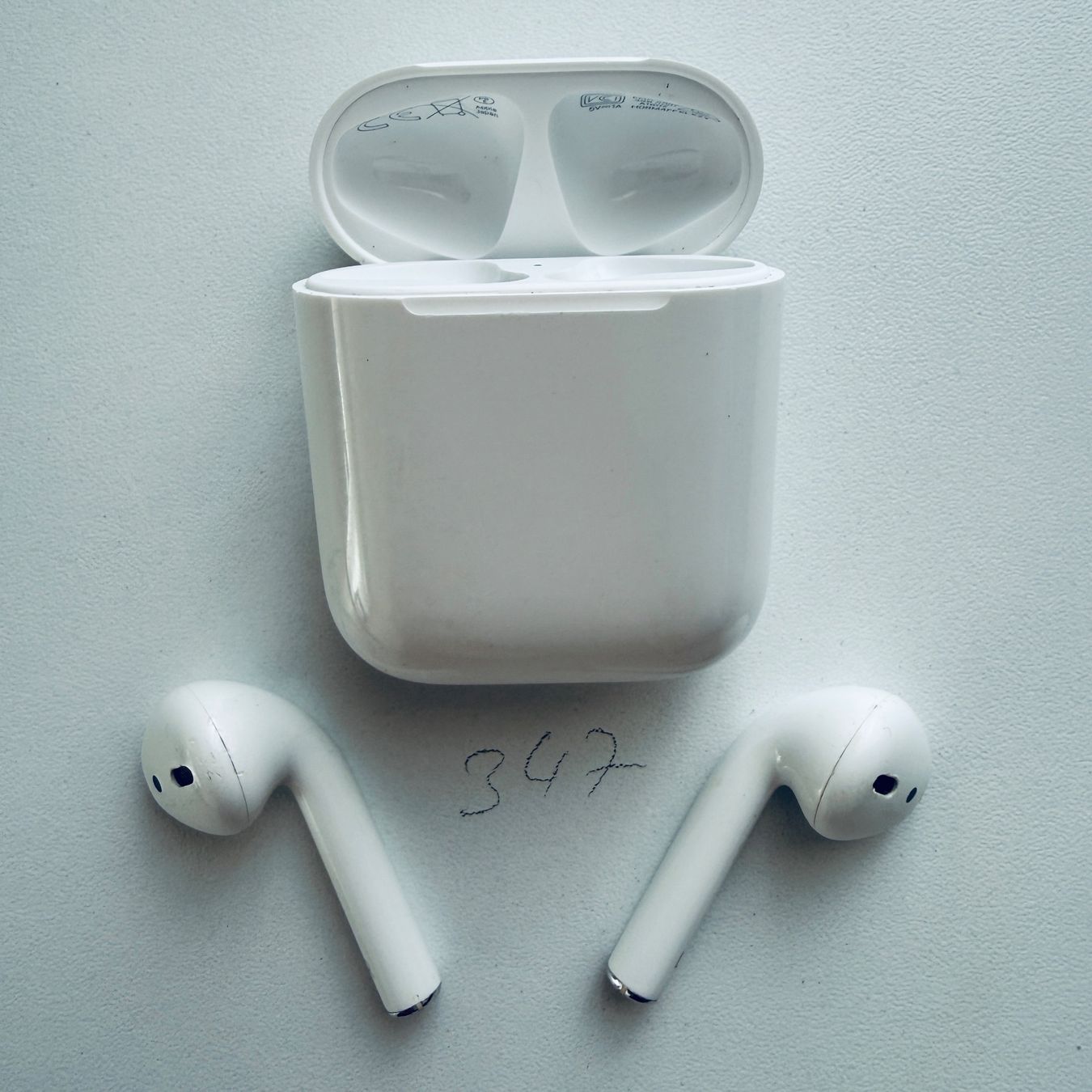 Apple Kopfhörer: Original Apple AirPods 2 Gen. Wireless Kopfhörer & Case – Gebraucht aus Basel von MY.AIRPODS.SHOP 1