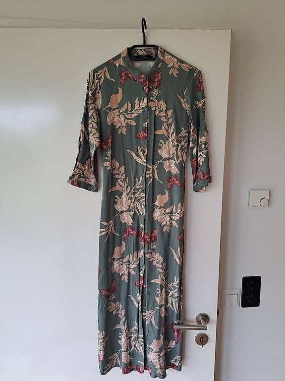 Kleider: Vero Moda Maxikleid Blumenprint mint Grösse S – Gebraucht aus Winterthur von ste_jhr6