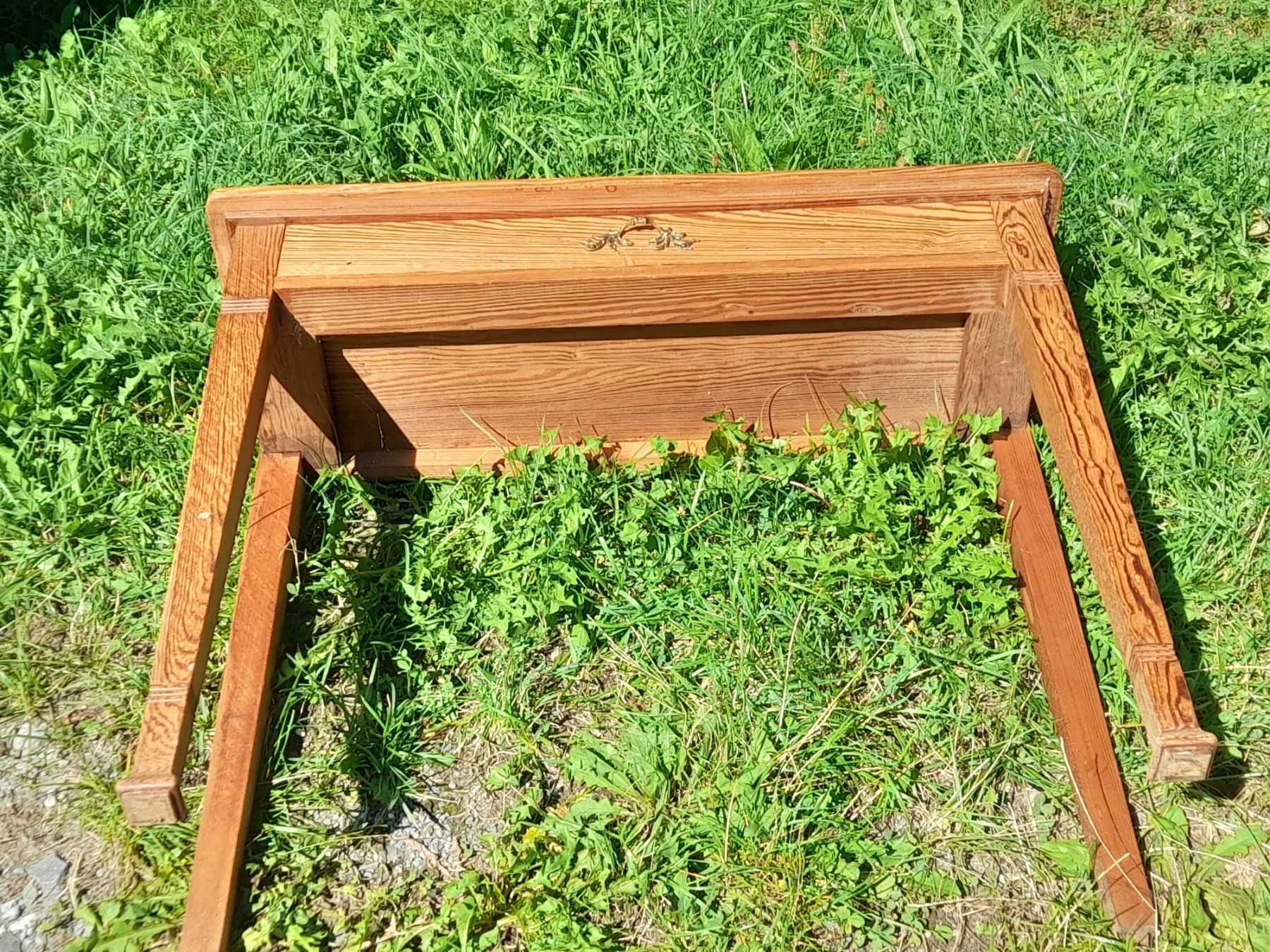 Tables: Beistelltisch schmal – D'occasion à Aeschi b.Spiez par 52_wochen 7