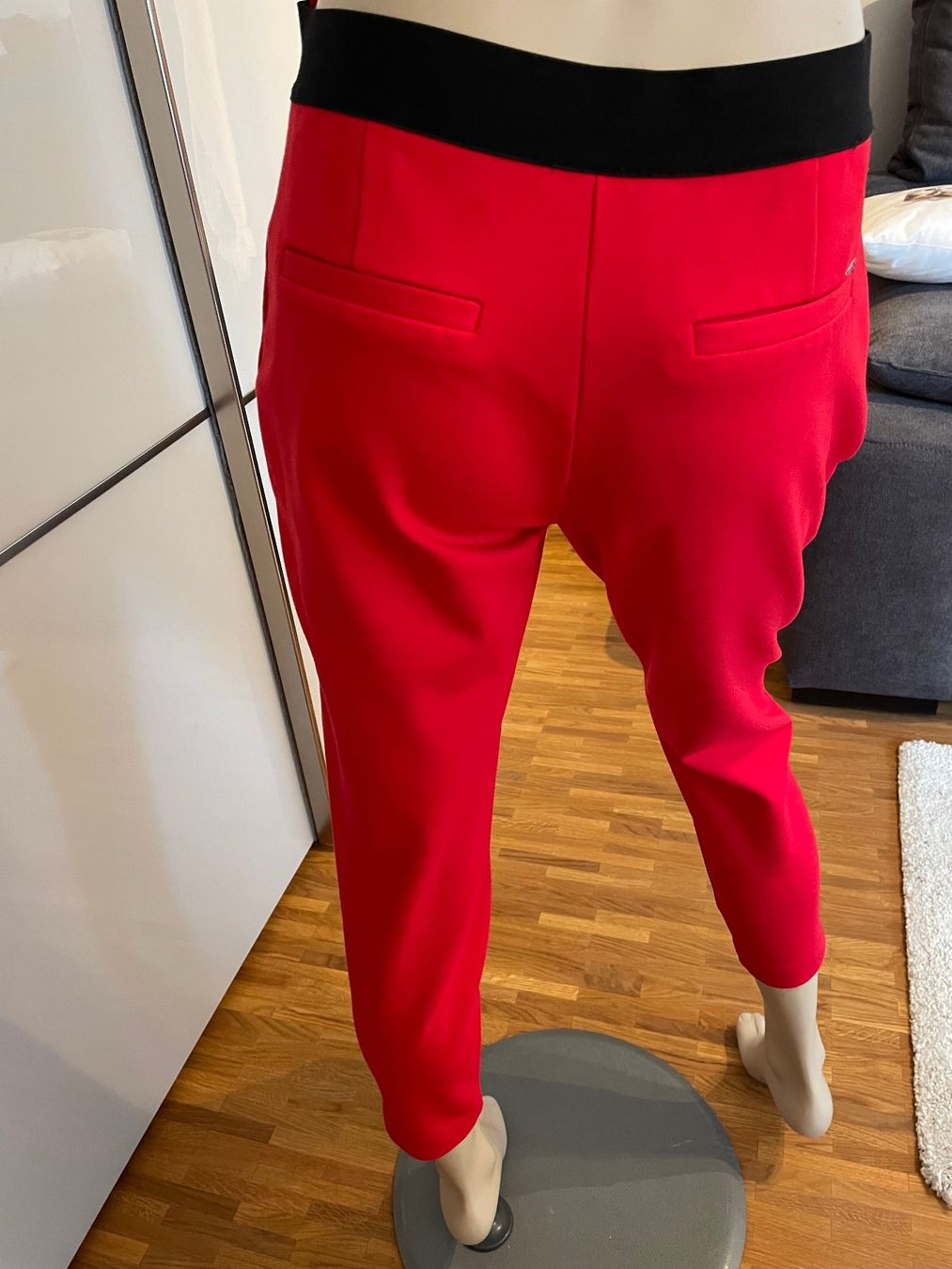 Comma Hosen: Comma Hose Gr. 34/36 rot neu – Neu (gemäss Beschreibung) aus Uzwil von langensteig 1