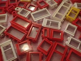 sehr viele alte LEGO System Fenster und Türen