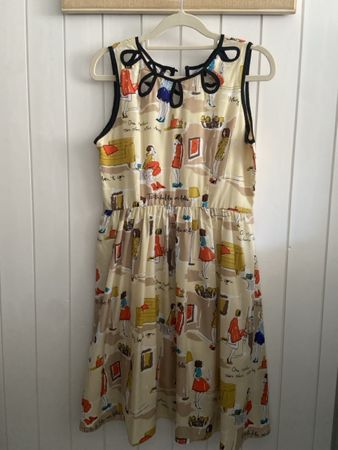 Chic Kleid mit grafischem Muster Gr. S/34