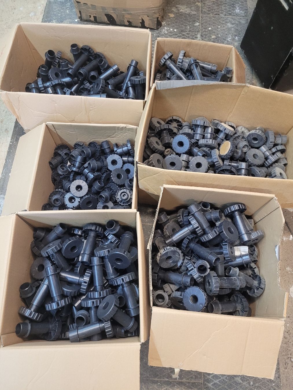Hettich Ferramenta: Hettich Möbelfuss / Sockelverstellfuss – Nuovo (secondo la descrizione) da Pfäffikon ZH venduto da chip96