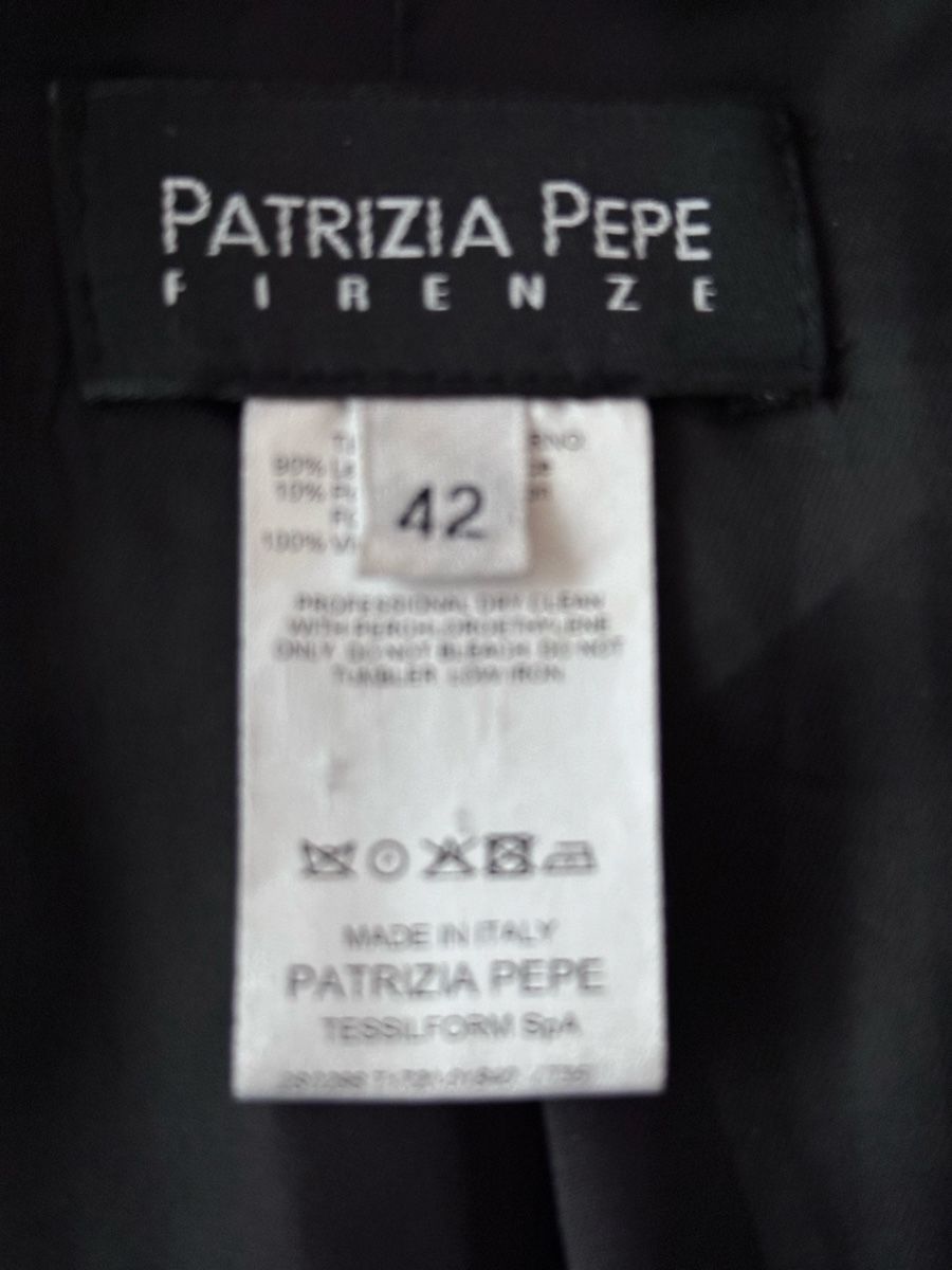Patrizia Pepe Cappotti: Patrizia Pepe Black & Gold Coat – Nuovo (secondo la descrizione) da Binningen venduto da can_s2yh 6