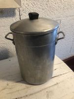 Ancien pot en aluminium pour asperges