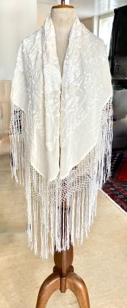 Flamenco Vintage Seidenschal mit bestickten Ornamenten