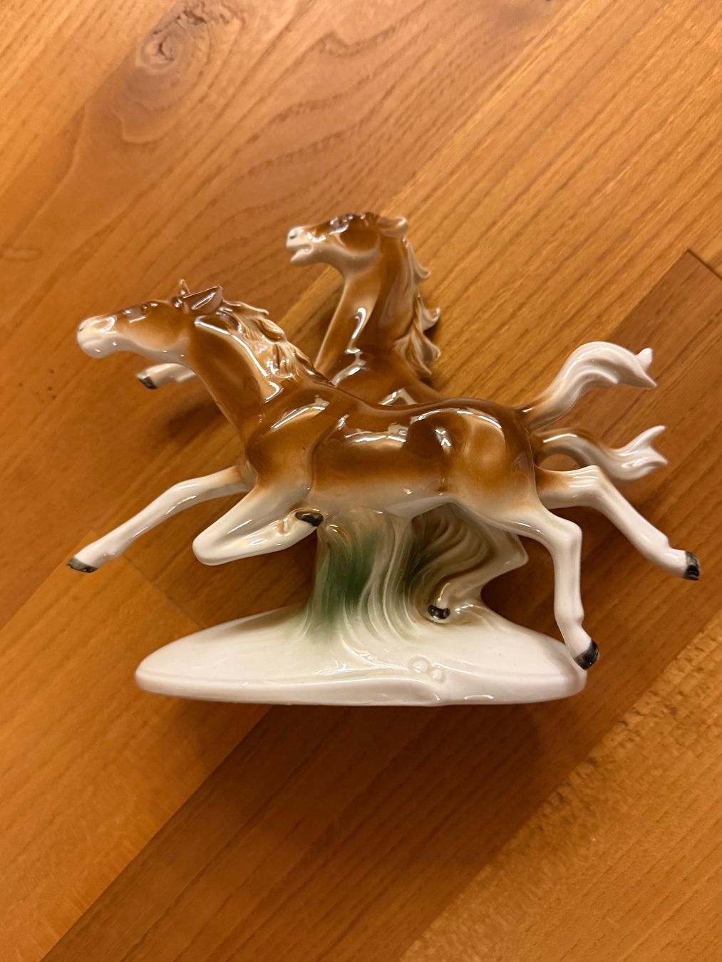 Statuette: Statue  Porzellan  Pferd GDR – Usato da Wittwil venduto da Schnaeppli64