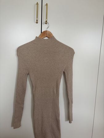 Rippstrick Kleid beige Rollkragen Langarm Grösse S 
