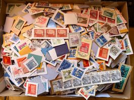 1Kilo Briefmarken Schweiz auf Papier
