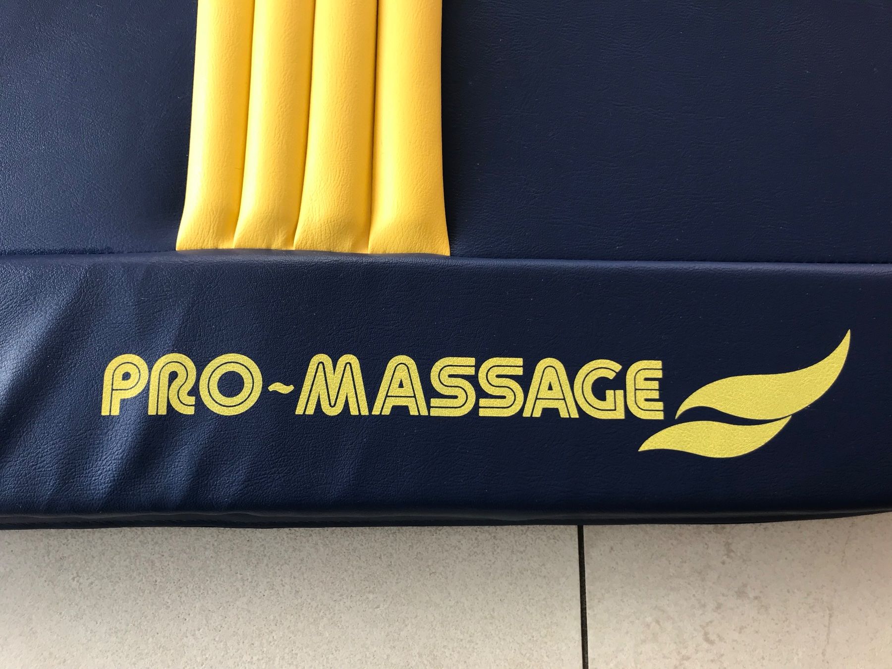 Dispositivi per massaggi: Massageliege PRO-MASSAGE – Usato da Wangen an der Aare venduto da Elpinto80 1