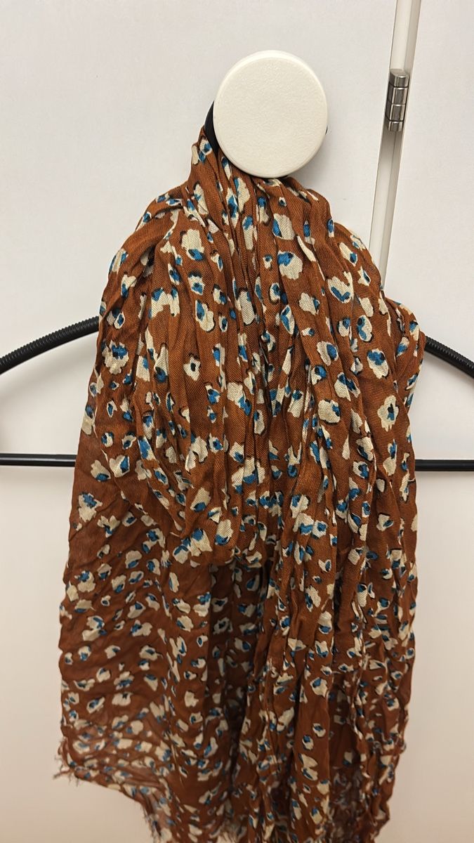 Foulards & écharpes: Schal – Neuf (Voir description) à Bolligen par mic_nf5g
