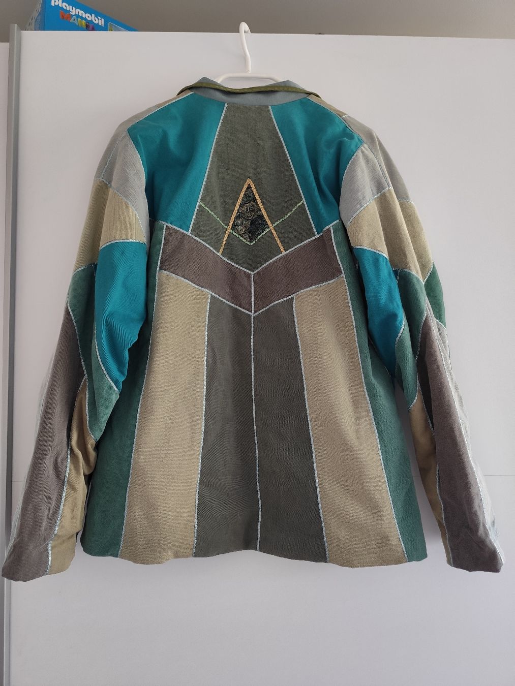 Giacche: Jacke Patchwork Design mehrfarbig mit Reissverschluss – Usato da Zürich venduto da Sonnenkind1103 4