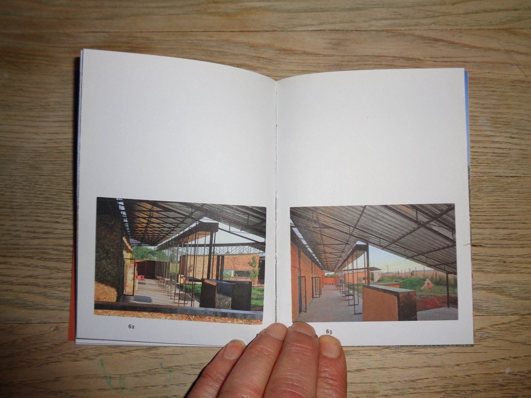 Bücher: Primary School Architektur – Gebraucht aus Welschenrohr von Regool 2