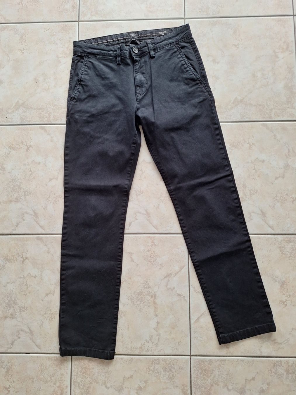 C&A Hosen: Herren Hose Flex Slim W30 L30, 2 Stück – Gebraucht aus Starrkirch-Wil von LucyDog