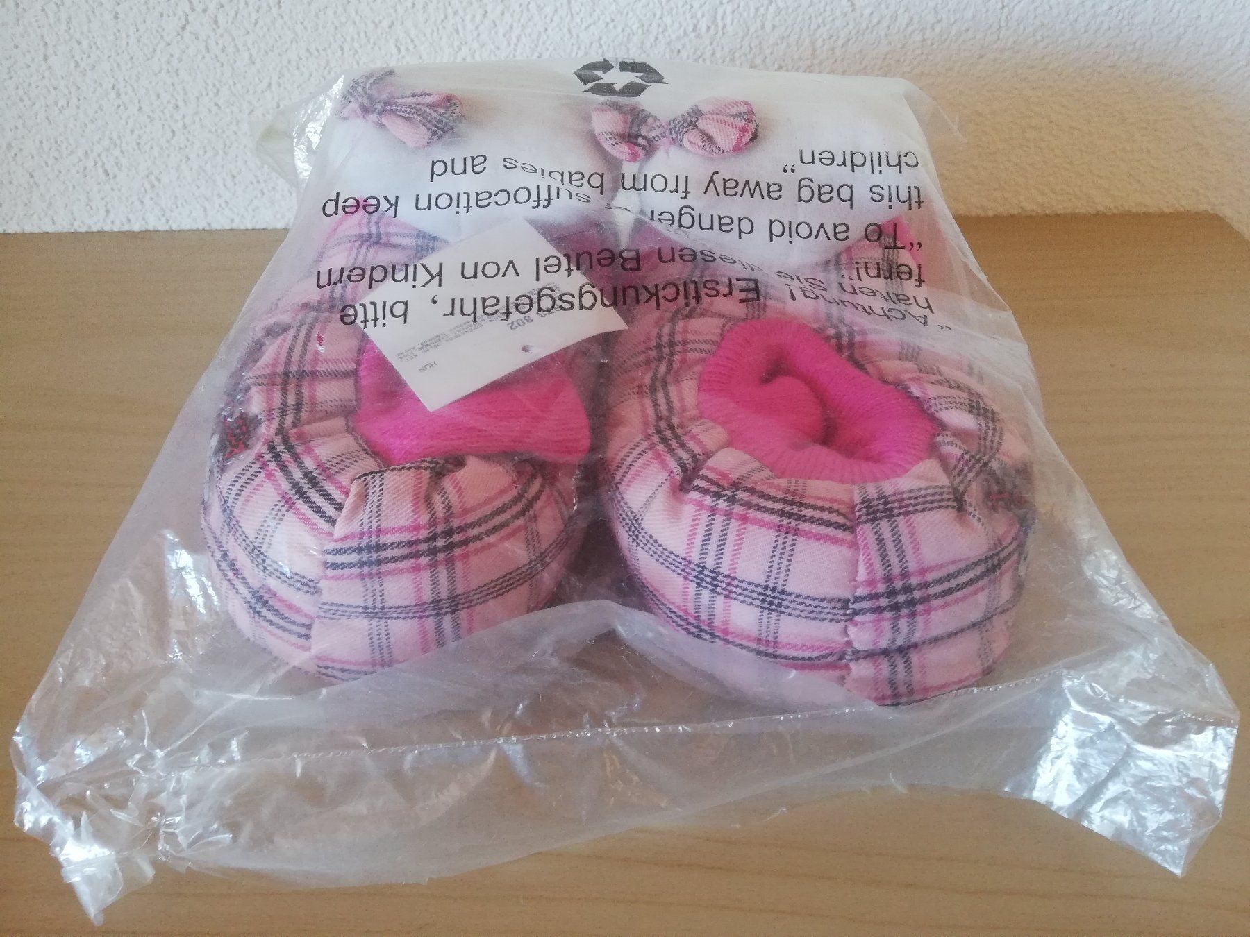 Hello Kitty Scarpe per ragazzi: Hello Kitty Kinder Finken Hausschuhe 30 – Nuovo e nell'imballaggio originale da Worb venduto da geo_zbd8 5