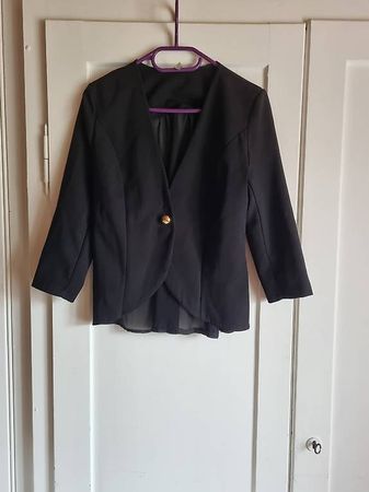 Blazer mit Schleife auf dem Rücken
