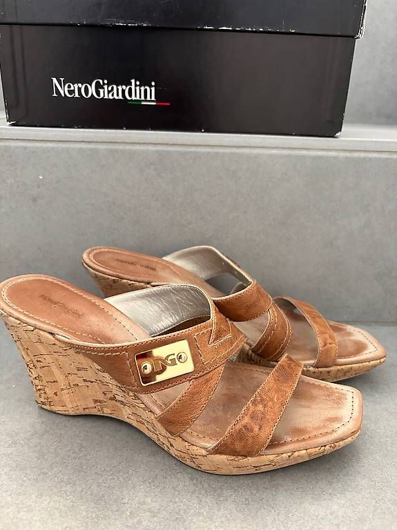 Damenschuhe: Mules cuir/liege Nero Giardini  39 – Gebraucht aus Confignon von MVAR