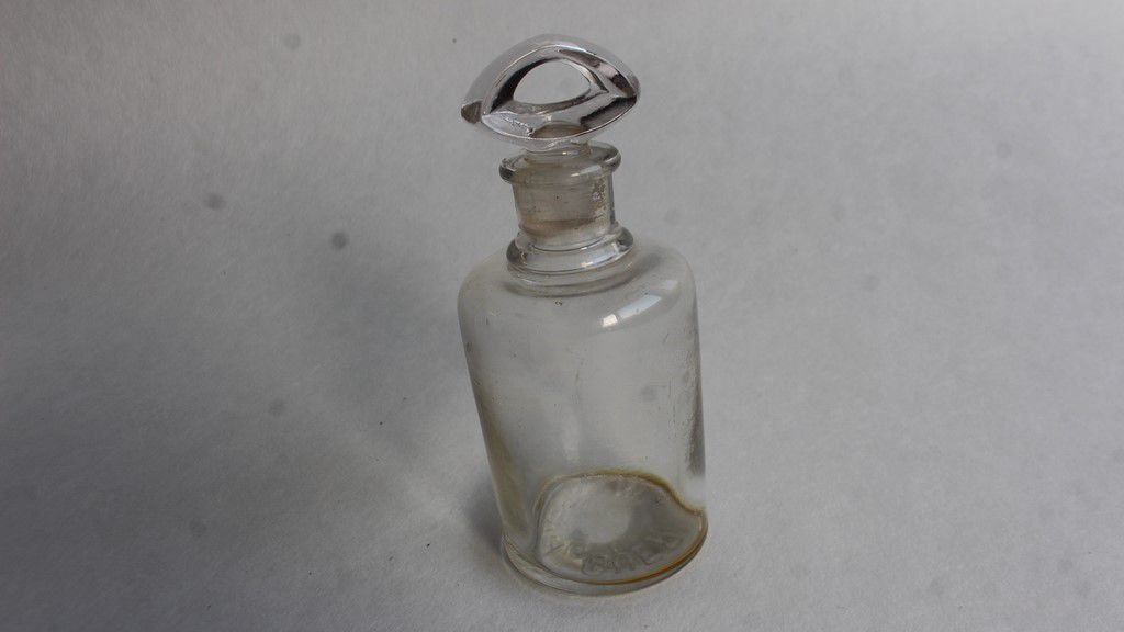 Flaconi: GUERLAIN Ancien Flacon à parfum – Usato da Vandoeuvres venduto da Dom-Tom
