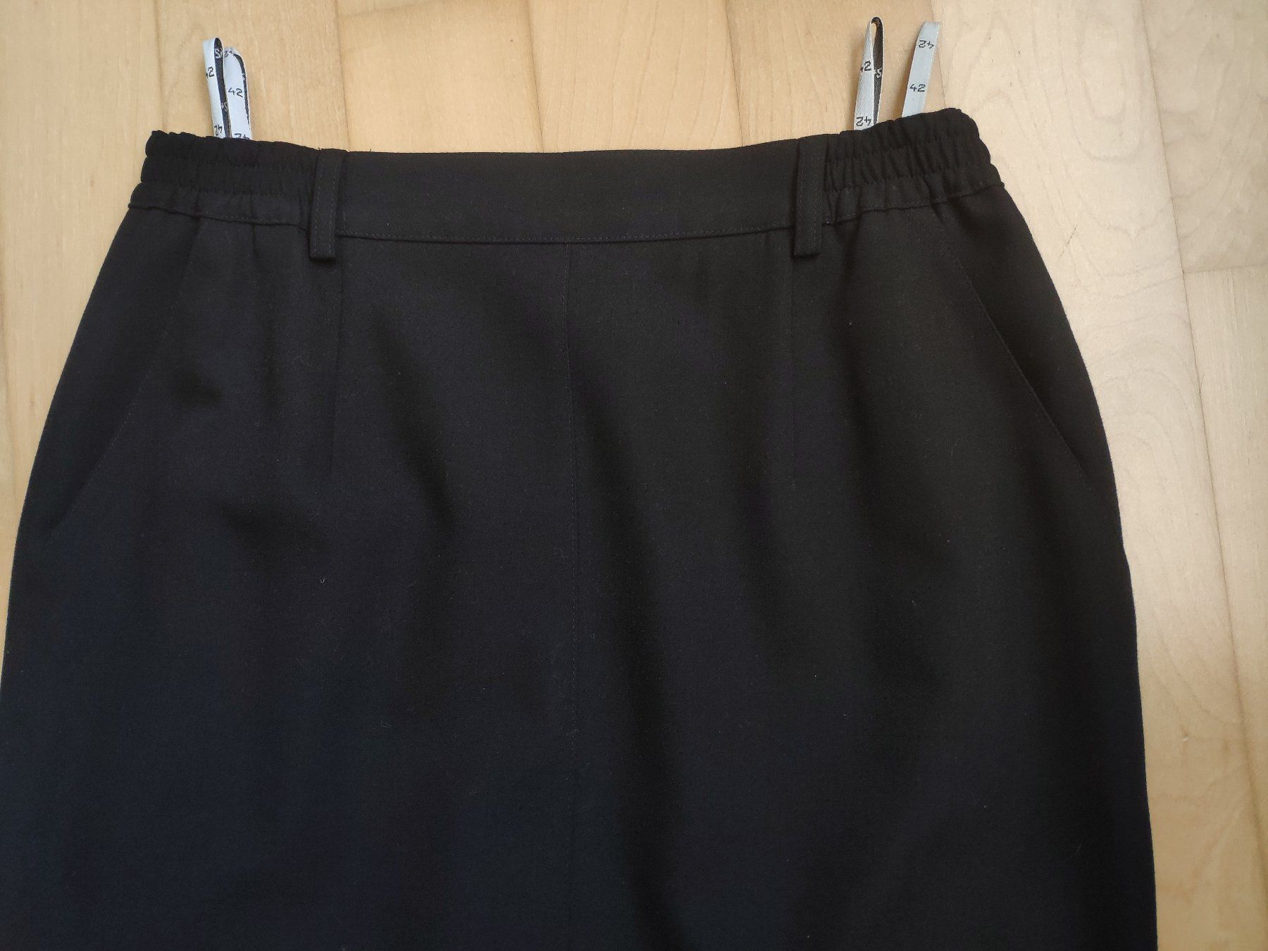 Lotti di vestiti: Bluse+Rock scharz Gr.42 – Usato da Hedingen venduto da Xenno 2