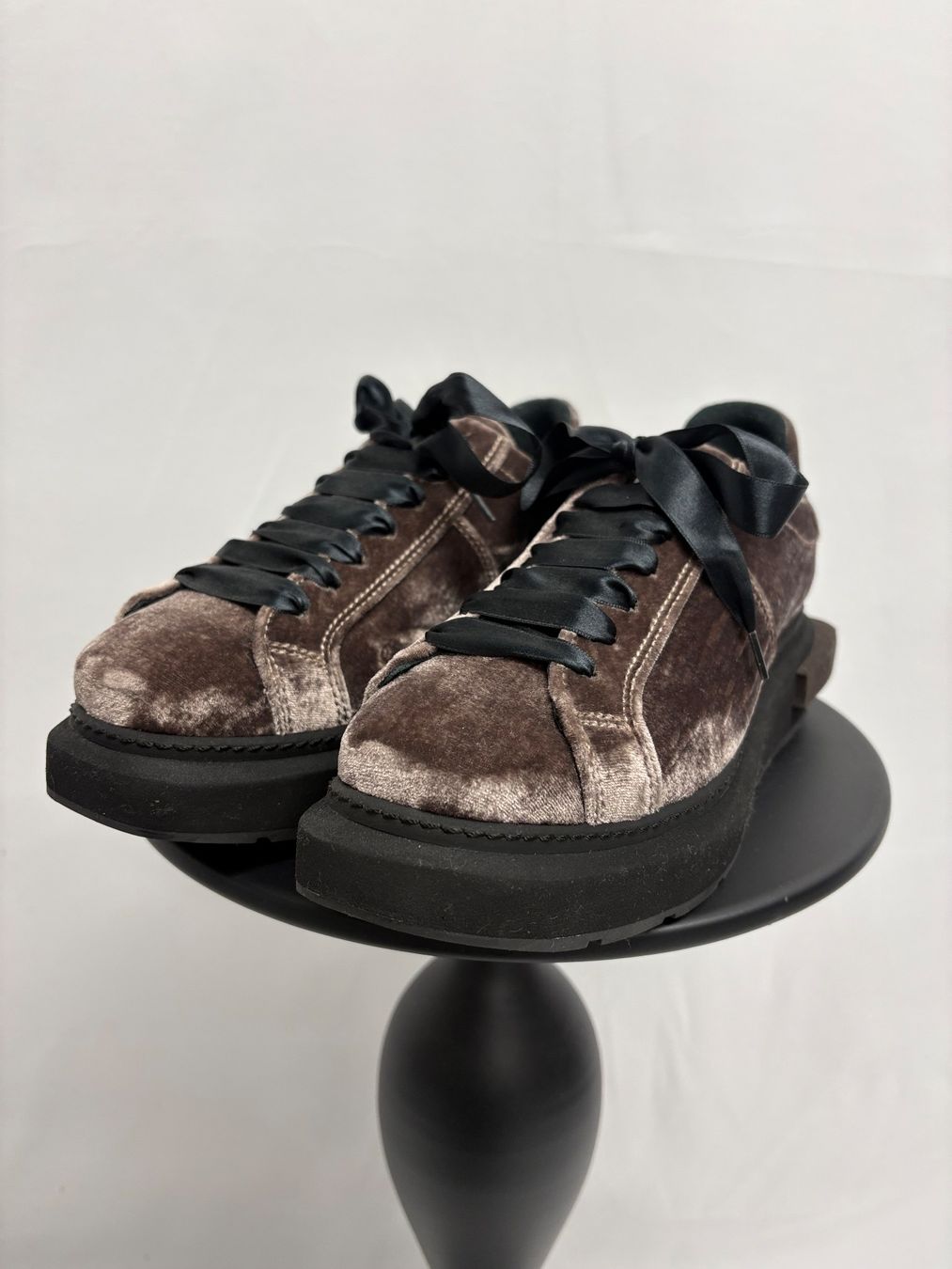 Scarpe da donna: Manuel Barcelo Samt Sneaker Gr. 39 braun Plateau – Nuovo (secondo la descrizione) da Regensdorf venduto da secondchancefashion 1