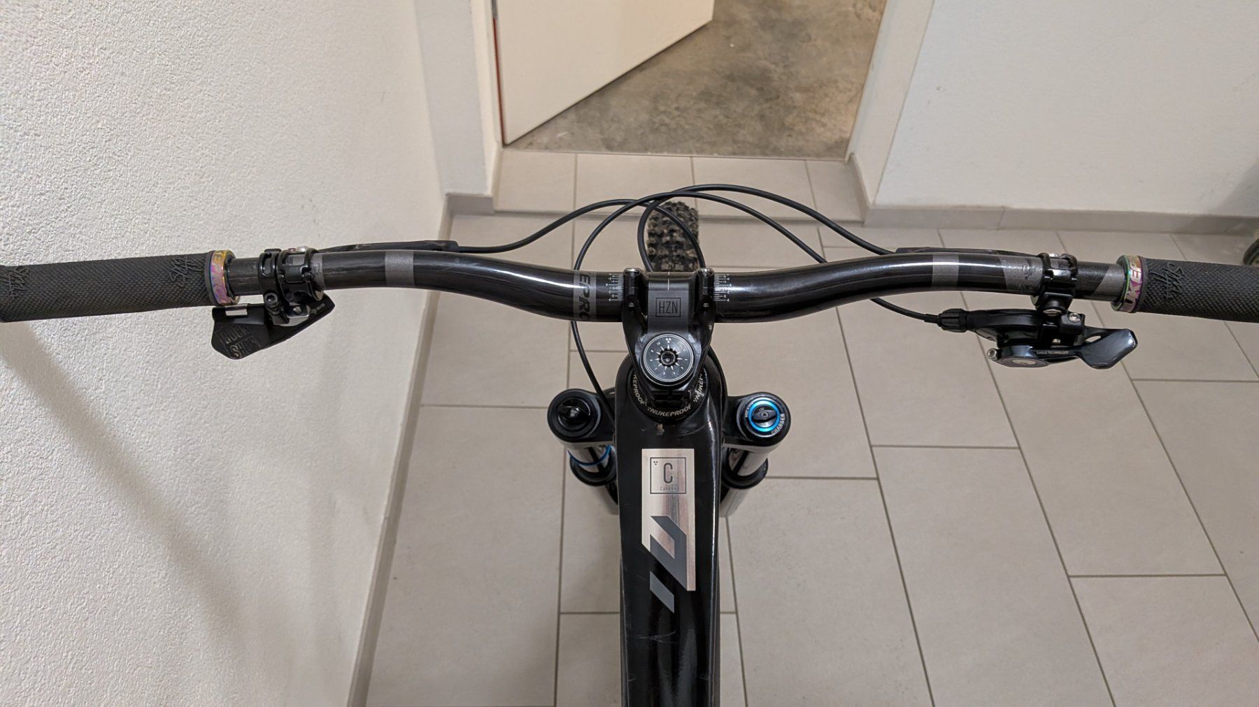 Velos: Nukeproof Giga 290 RS Coil - Grösse M - JG 23 – Gebraucht aus Interlaken von Yeti_ 3
