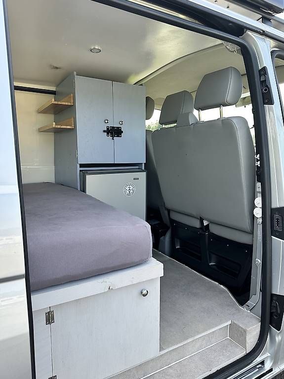 VW Camping Fahrzeuge: VW T5 4Motion Camper – Gebraucht aus Mettmenstetten von Cme.B 2
