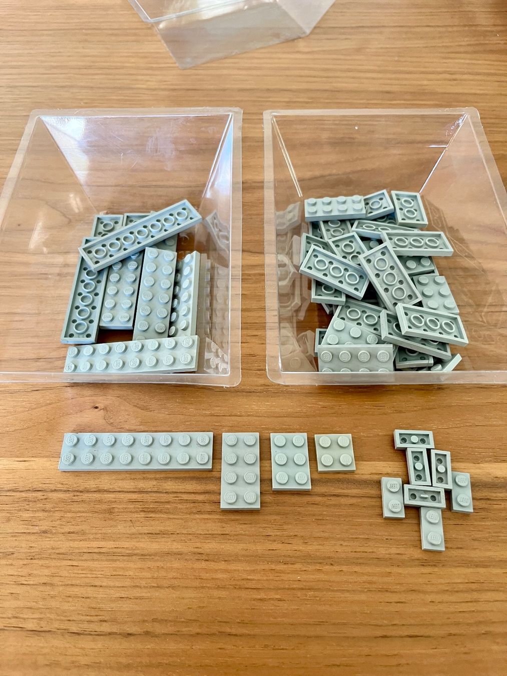 Lego Giocattoli: Lego grau 55 verschiedene flache Steine – Usato da Mont sur Rolle venduto da uttin