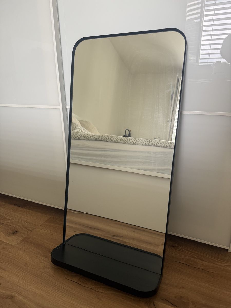 Ikea Specchi: LINDBYN Ikea Spiegel mit Ablage – Usato da Ebikon venduto da Leonievn