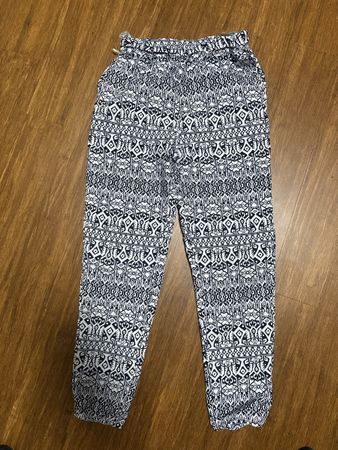 Stoffhose Grösse 122/128