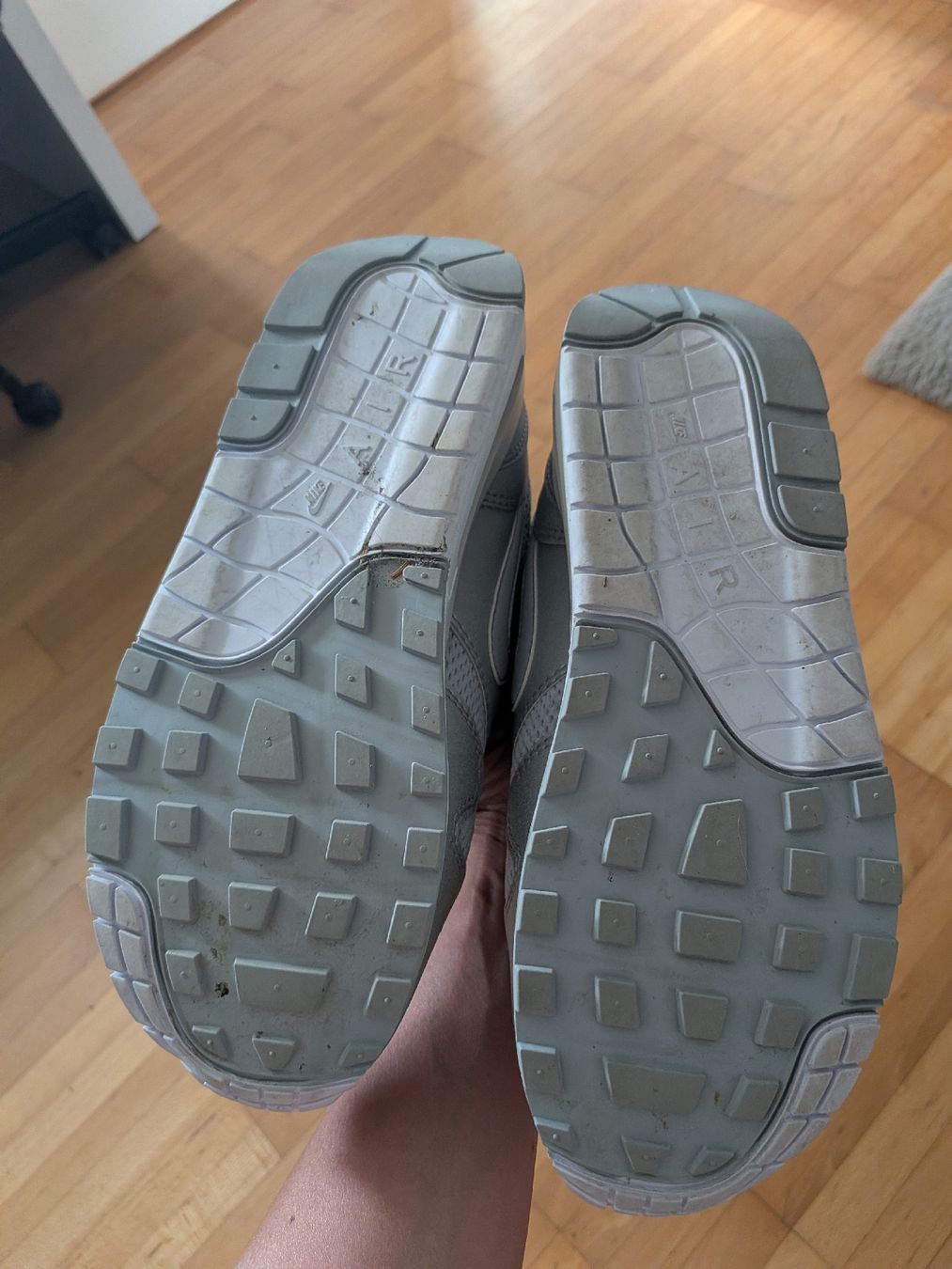 Scarpe da uomo: Nike Air Max 1, Damenschuhe, Grau, Grösse 39 – Usato da Pfäffikon SZ venduto da deyjanira 2