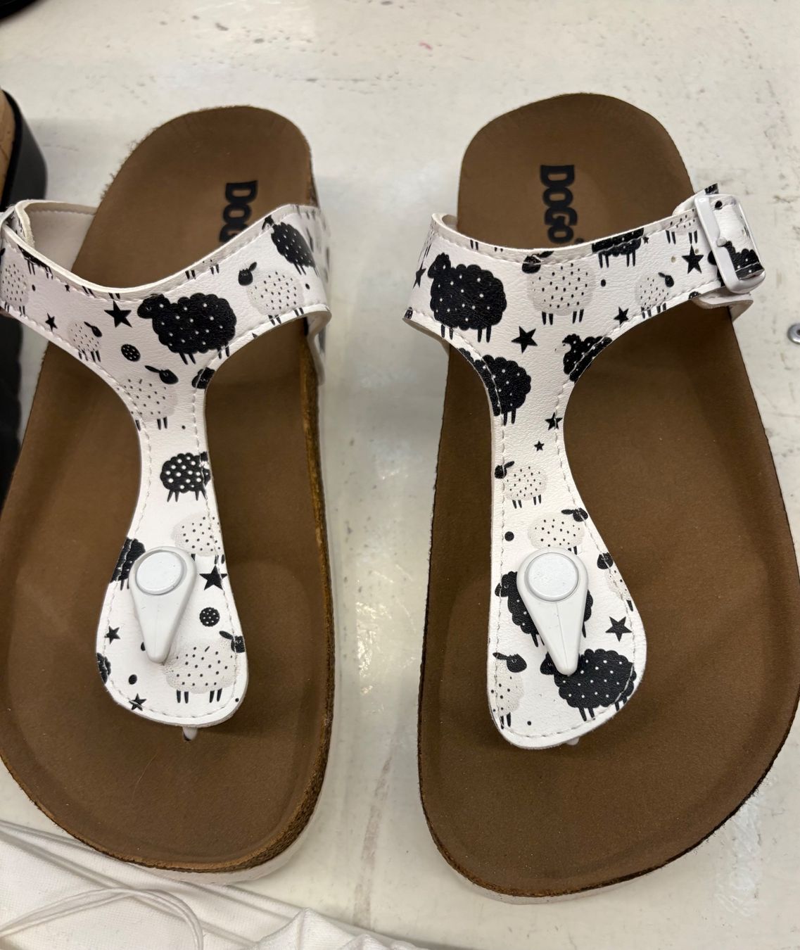 Damenschuhe: DOGO vegan leather shoes – Gebraucht aus Genève von mas_52gz 8
