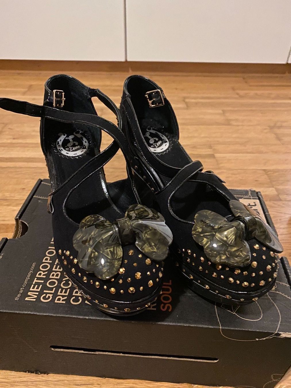 Scarpe da donna: Pumps Grösse 39, Miss L Fire – Nuovo (secondo la descrizione) da langenthal venduto da nathalie_stylaaa