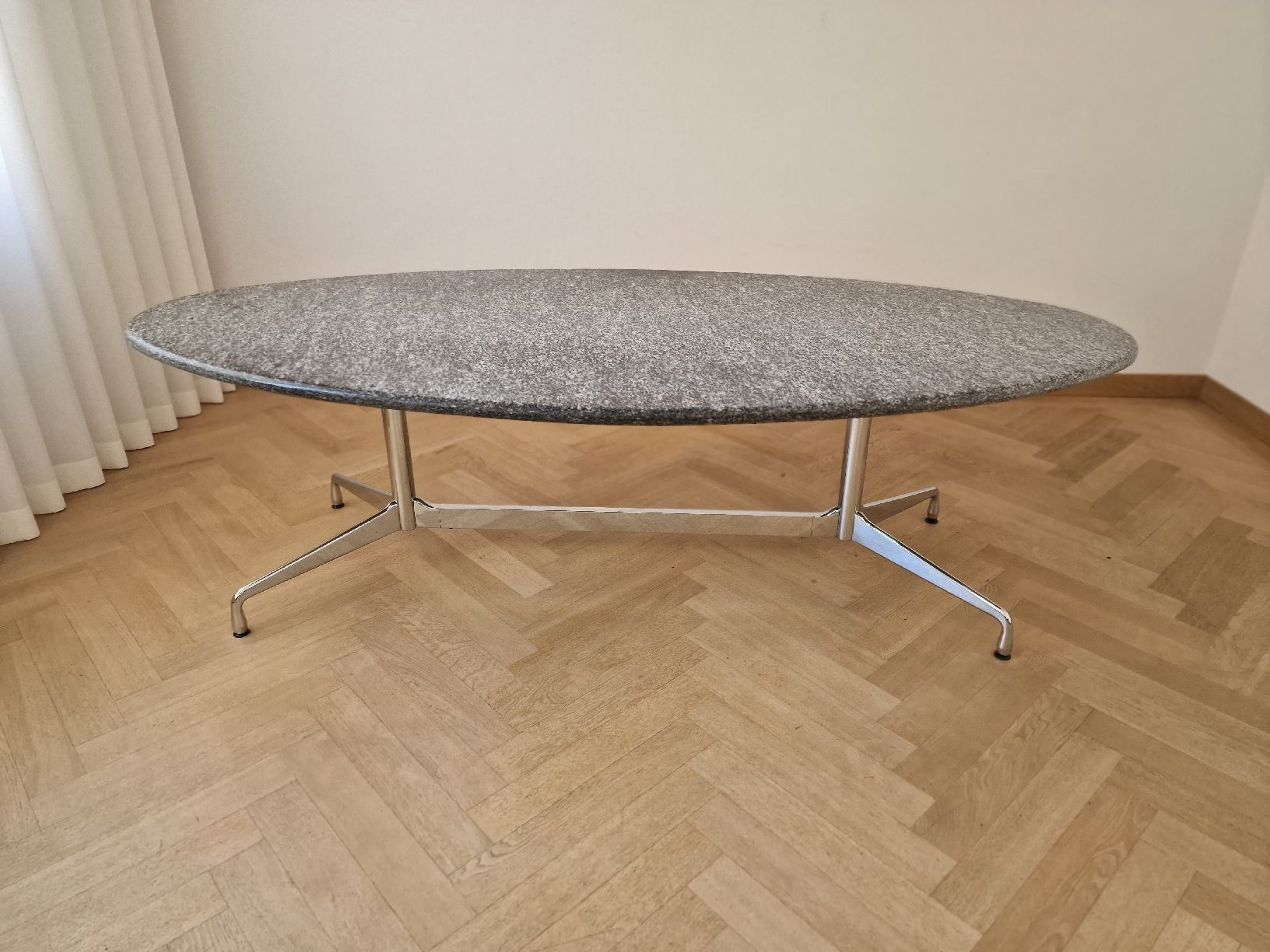 Tavoli: Design Klassiker Eames Vitra Esstisch Sonderanfertigung – Usato da Gelterfingen venduto da charly3333 2