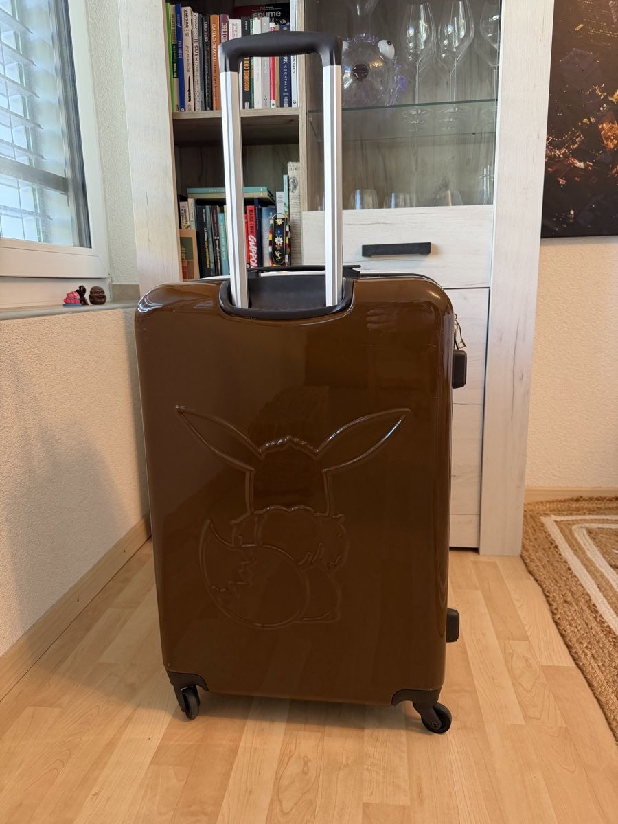Valigie: Official Pokémon Eevee Large Suitcase – Usato da Zürich venduto da max_gzv9 2