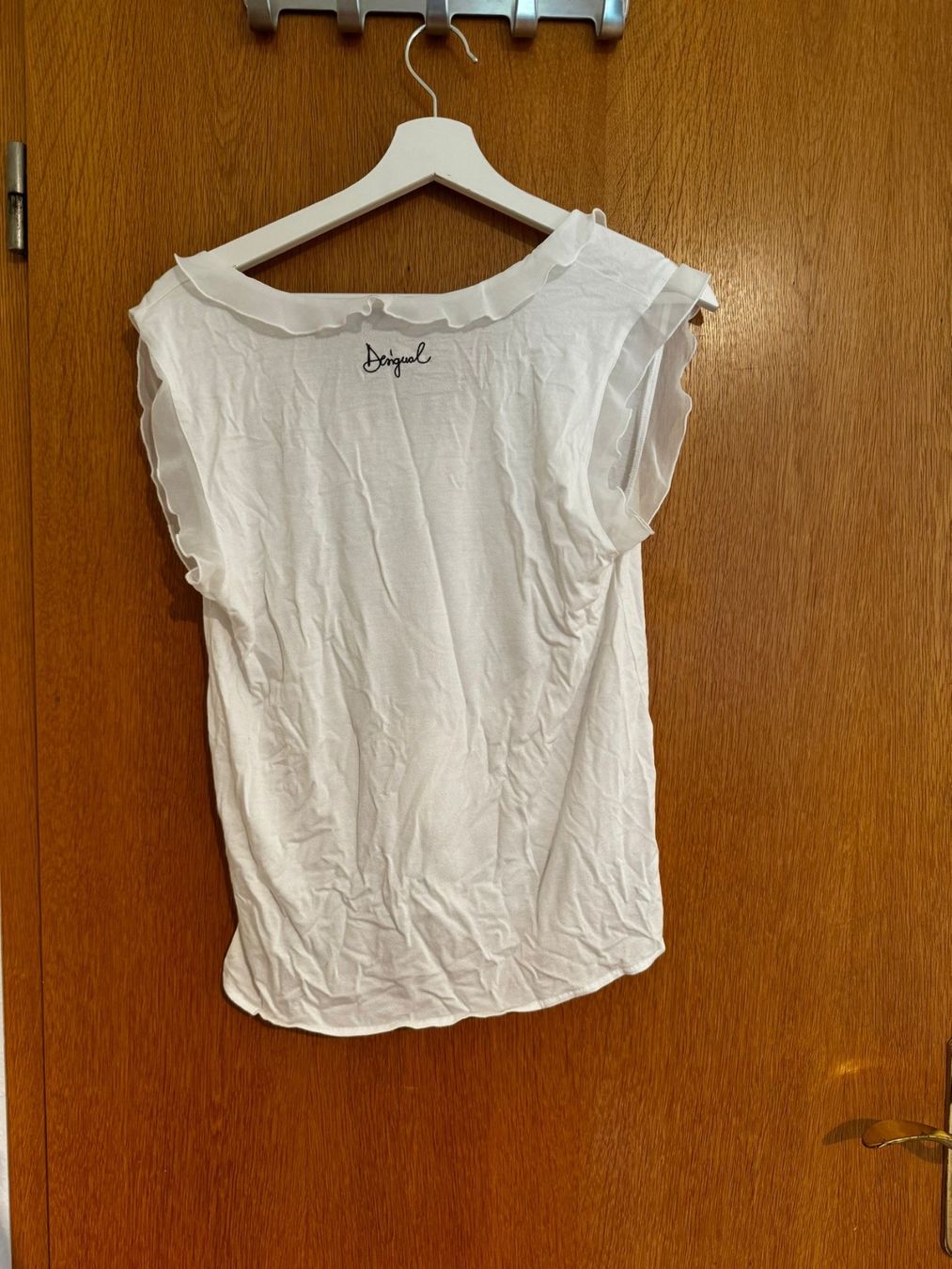 Desigual T-Shirts: Desigual Tshirt weiss – Gebraucht aus Egg b. Zürich von Brocki_Insel_Egg 1