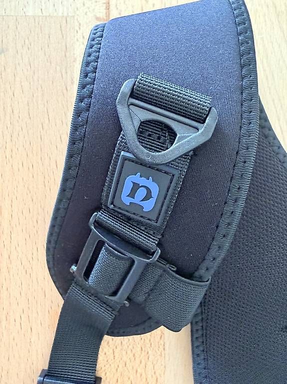 Altri Accessori: Sangle bandoulière photo type Q-Strap avec fixation 1/4" – Usato da Collombey venduto da malik.bkn 1