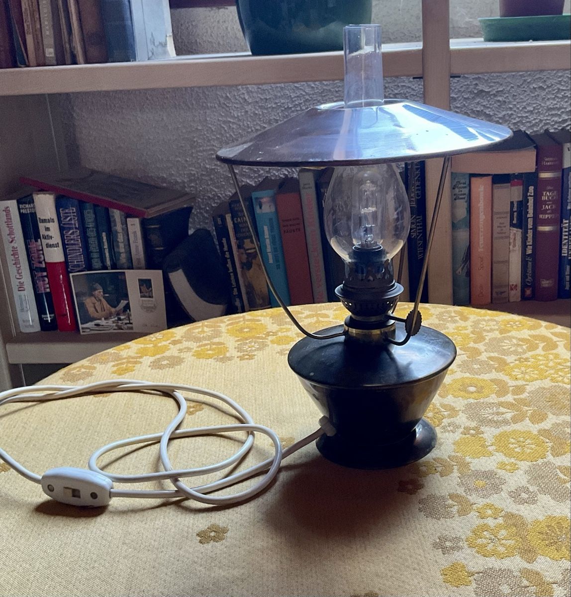 Lampen: Lampe Messing mit Kabel und Schalter 25 Watt – Gebraucht aus Endingen von nathan05 1