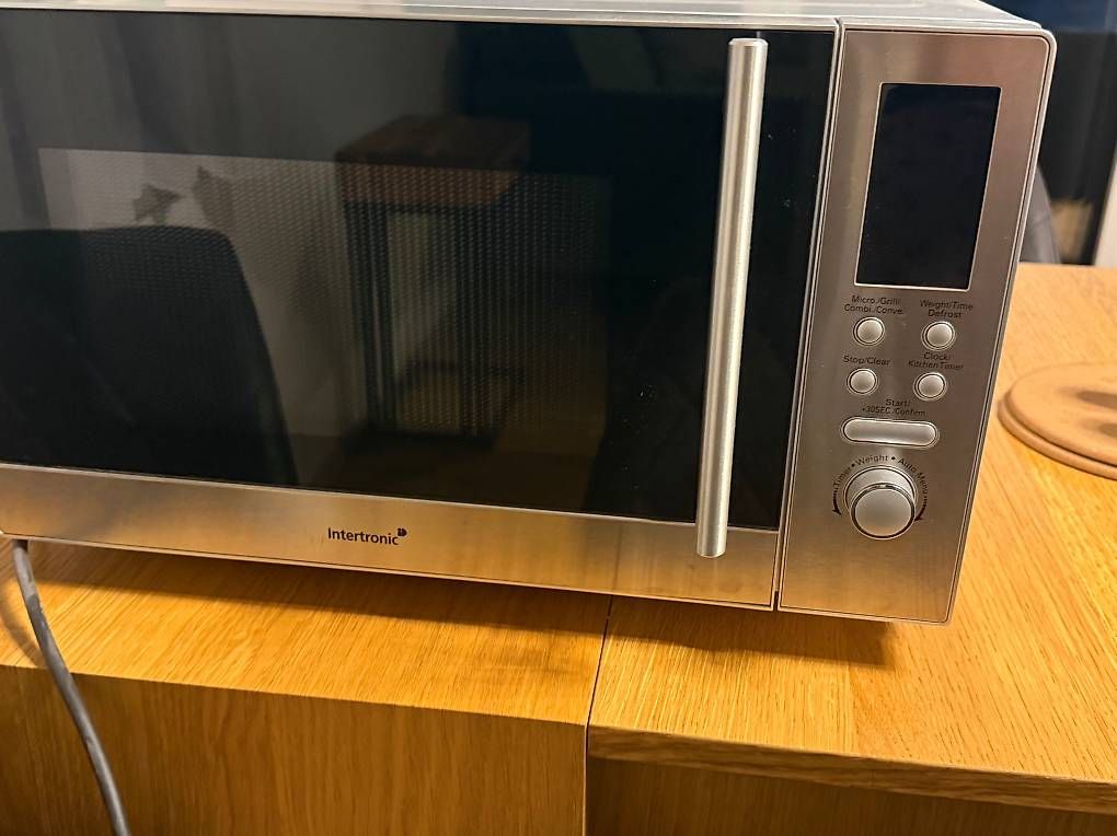 Elettrodomestici da cucina: Intertronic Mikrowelle mit Grillfunktion – Usato da Cham venduto da adi_5k68