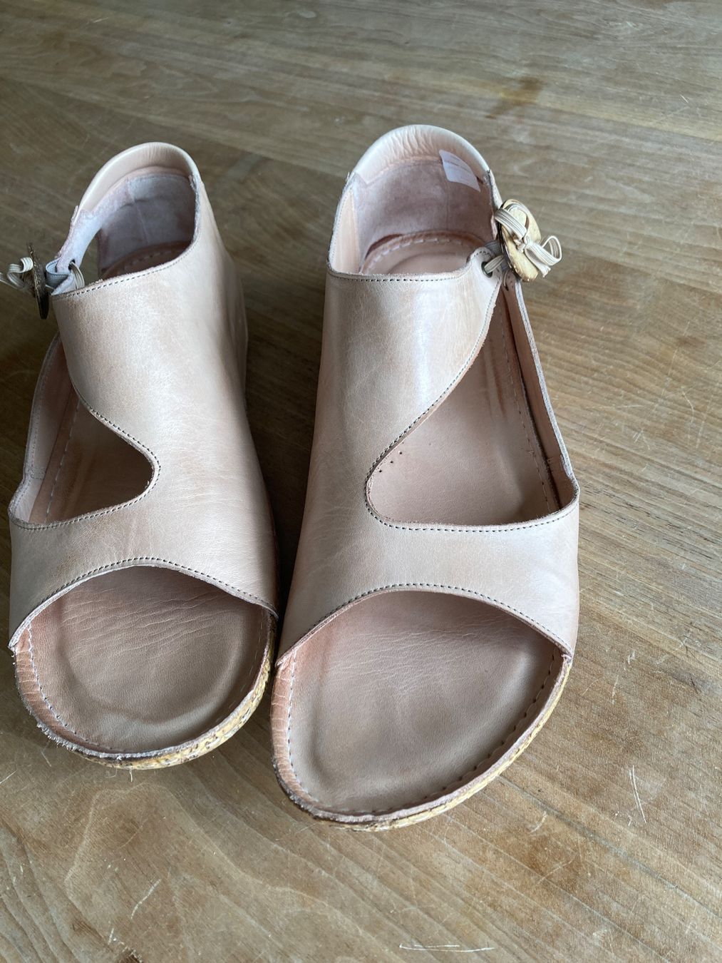 Scarpe da donna: Sandale Gr.45 in zartem Rosa – Usato da Rickenbach BL venduto da Sturka