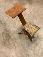 Klappbarer Hocker mit Tischchen für Künstler:in _ Rarität