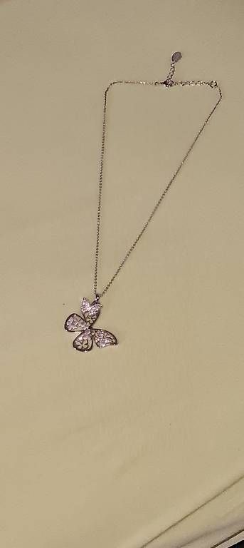Ketten: Swarovski Schmetterlingskette neu original – Gebraucht aus Mörschwil von mar_5yyy