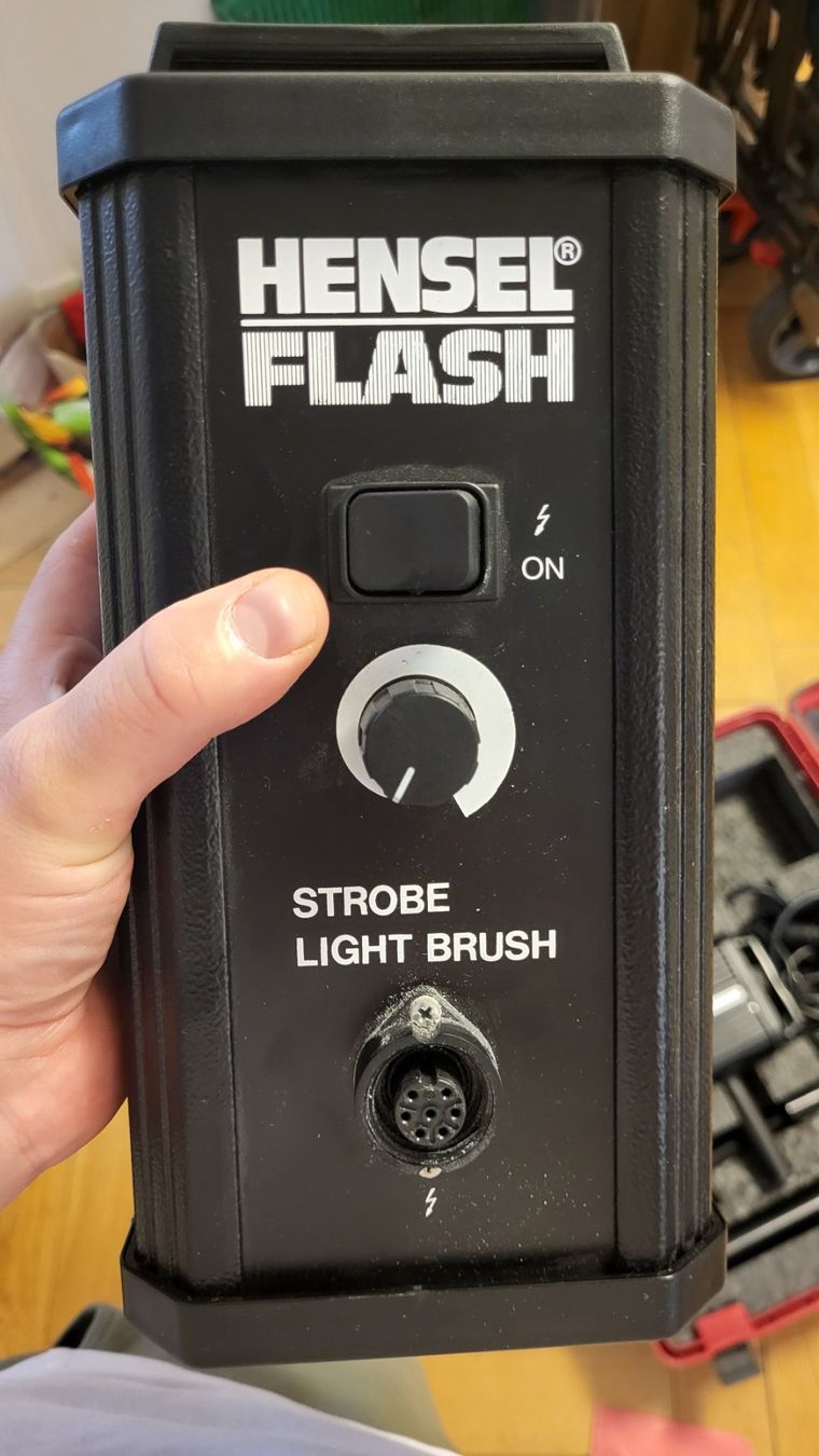 Flash: Hensel Strobe Light Brush mit Koffer – Usato da Bern venduto da FotoStrobo.ch_Outlet 5