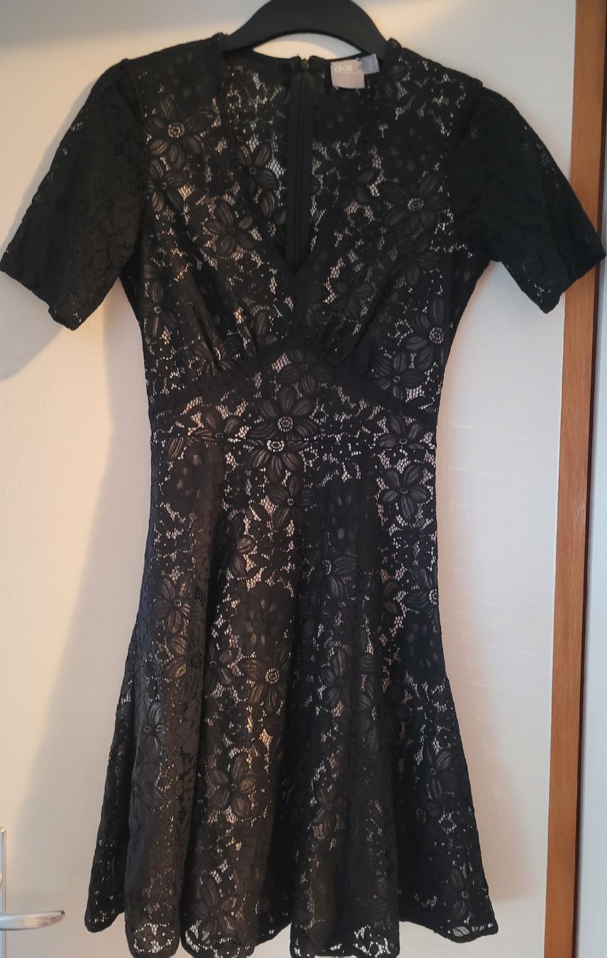 Asos Vestiti: Asos Spitzenkleid – Nuovo (secondo la descrizione) da Zürich venduto da vic_w2tl