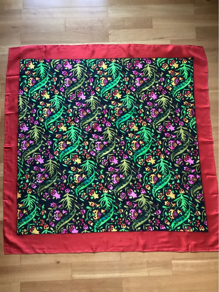 Foulards, Tücher & Schals: Seidenfoulard – Neu und originalverpackt aus Salenstein von Esprit57