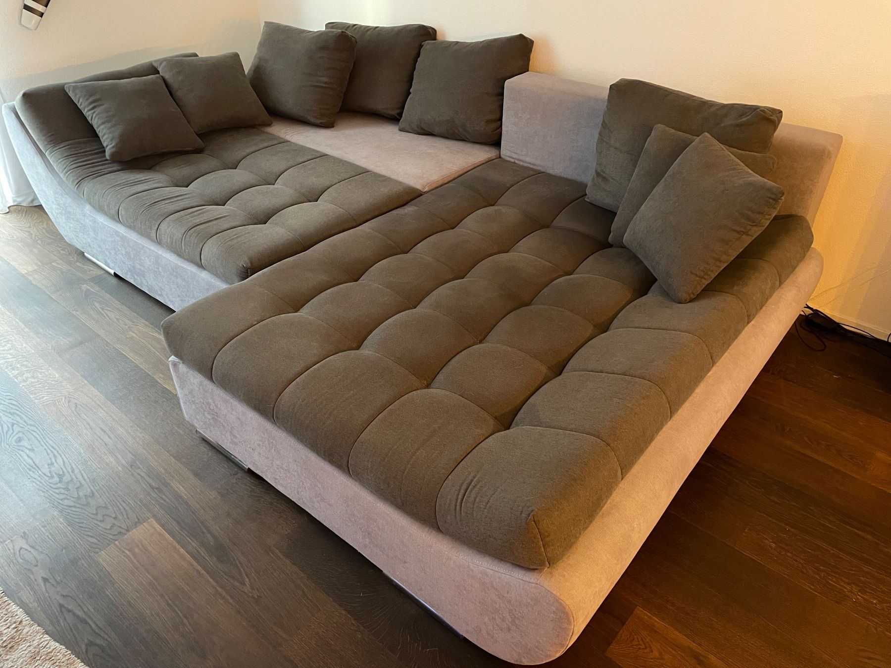 Mömax Divani: Ecksofa mit Bettfunktion, anthrazit/grau, neuwertig. – Usato da Nottwil venduto da Resu77 6