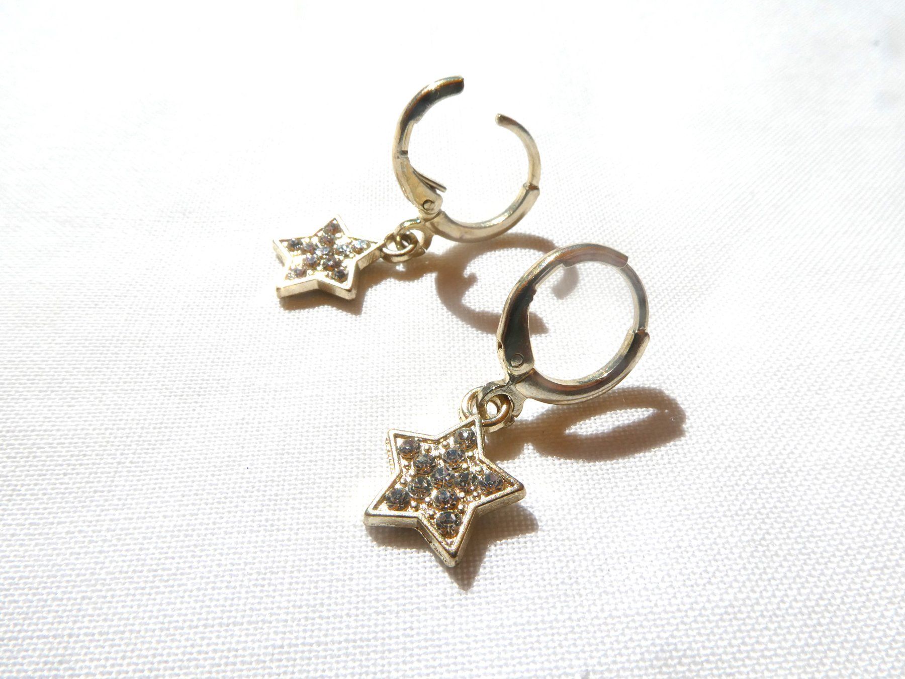 Orecchini pendenti & Orecchini a lobo: Ohrstecker mit Strass, Klappverschluss,  Modeschmuck / neu – Nuovo (secondo la descrizione) da Gattikon venduto da kaandooh 1