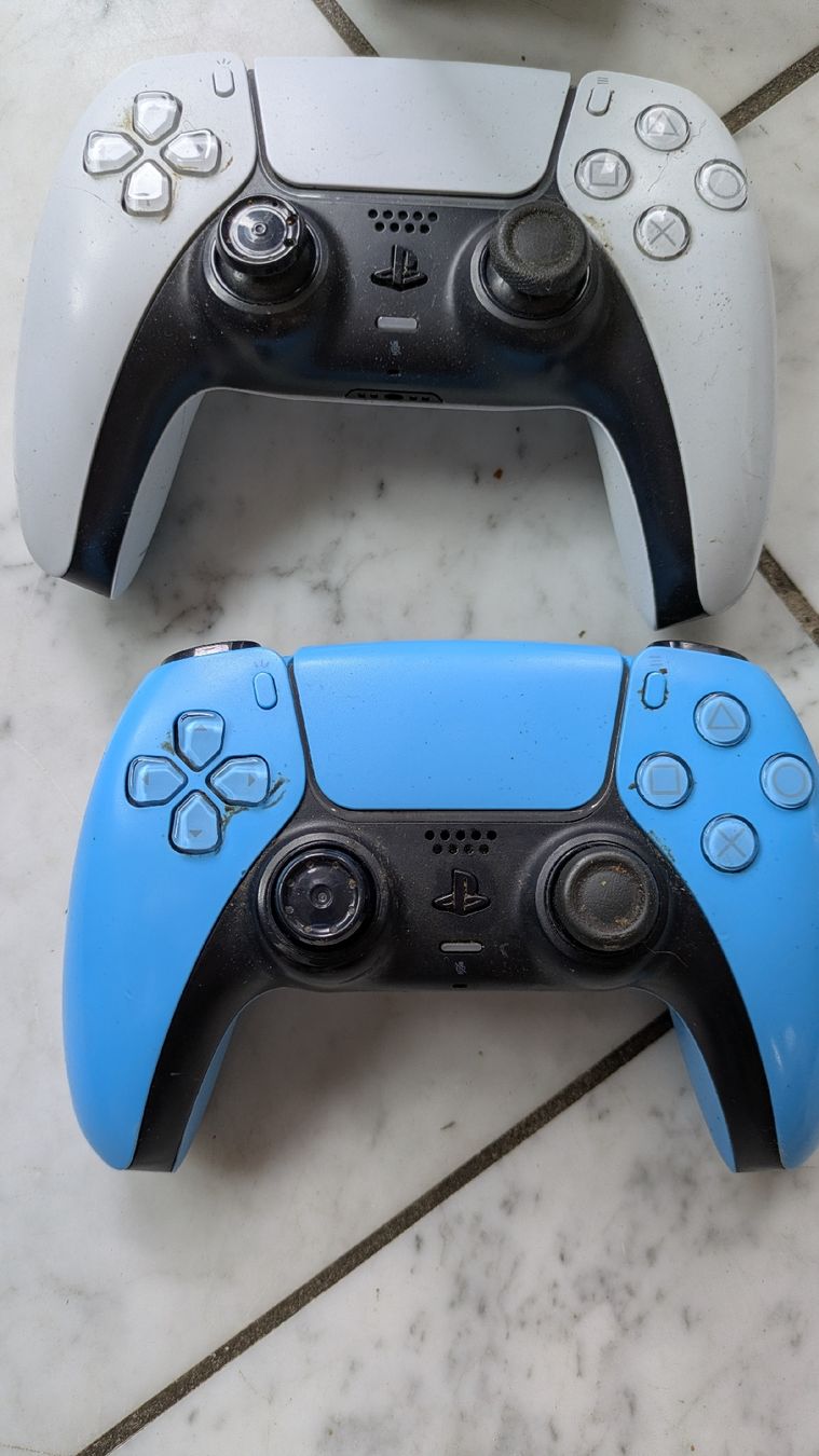 Sony Console: Playstation 5 mit 3 Joystick plus lade Station und Headset – Nuovo (secondo la descrizione) da Böckten venduto da svim 4
