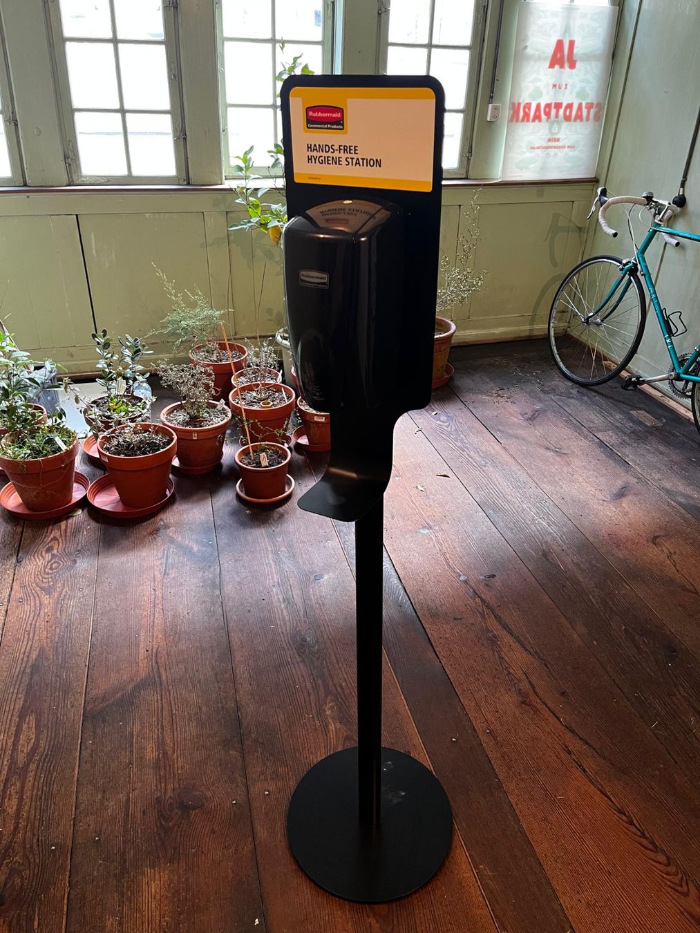 Pulizia & Igiene: Rubbermaid Desinfektionsmittelständer, Sensor – Usato da Schaffhausen venduto da immervali