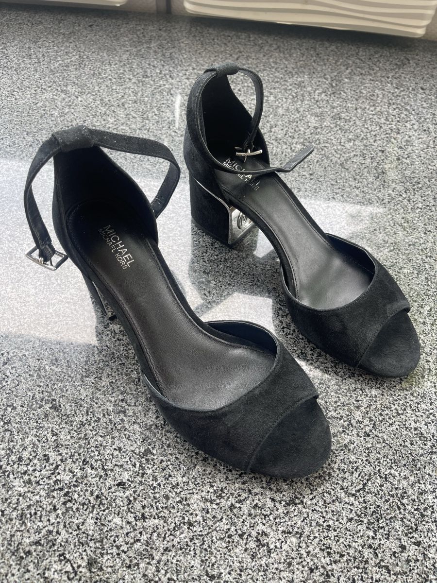 Michael Kors Damenschuhe: Michael Kors Sandalen original 37,5 – Gebraucht aus Dübendorf von olh_rs5r 4